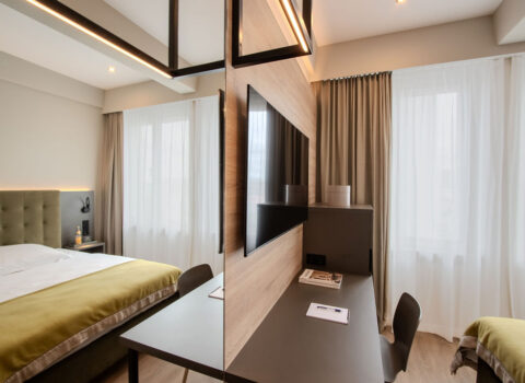 East Five Hotel Single Room Desk